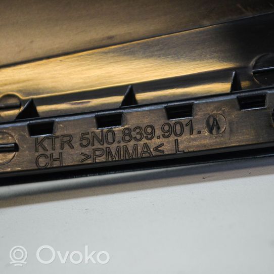 Volkswagen Tiguan Listwa / Uszczelka szyby drzwi tylnych 5N0839901A