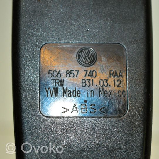Volkswagen Jetta VI Pas bezpieczeństwa fotela tylnego 5C6857740