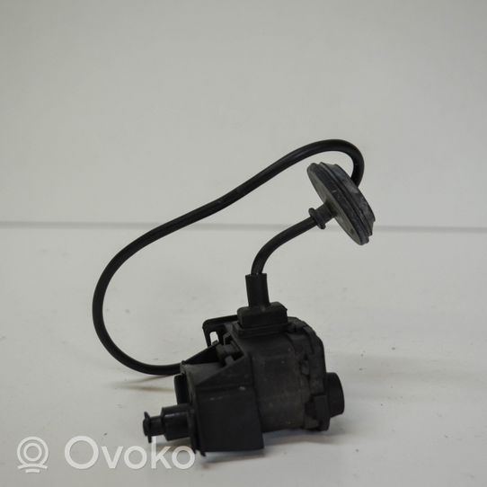 Volkswagen Jetta VI Serratura del tappo del serbatoio del carburante 5C6810773B