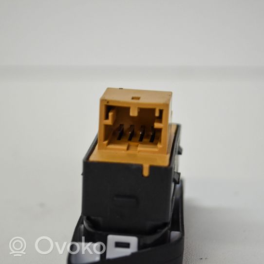 Audi A4 S4 B9 Central locking switch button 8W0962107B