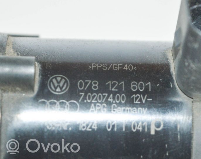 Audi A6 S6 C5 4B Vesipumppu 078121601