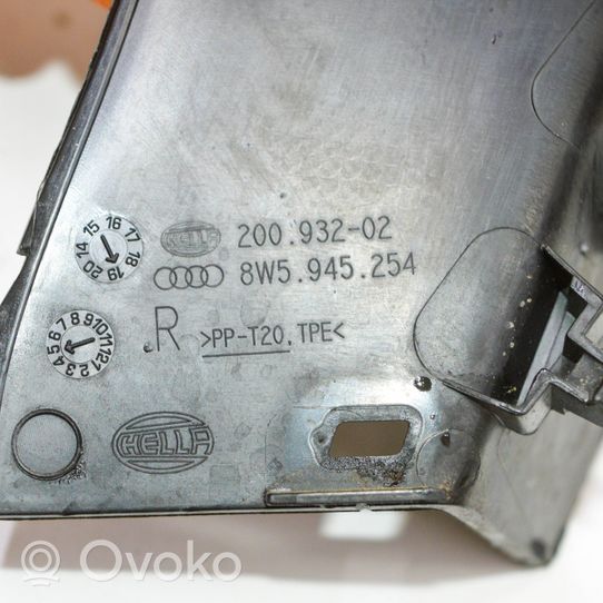 Audi A4 S4 B9 Listwa pod lampę tylną 8W5945253