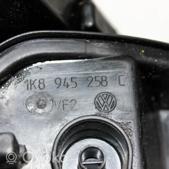 Volkswagen Scirocco Aizmugurējais lukturis virsbūvē 1K8945258C