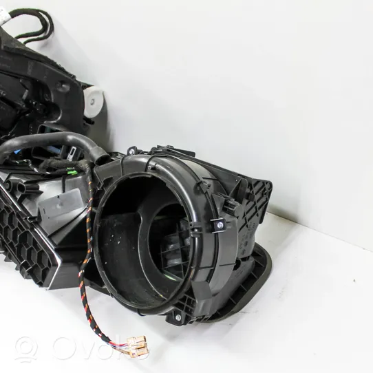 Audi Q3 8U Sisälämmityksen ilmastoinnin korin kokoonpano 1K1820307AN