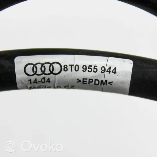 Audi A4 S4 B8 8K Tubo flessibile per liquido lavavetri del parabrezza 8K0955667B