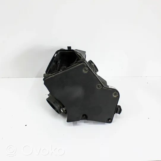 Audi A4 S4 B8 8K Oro filtro dėžė 8K0133835R