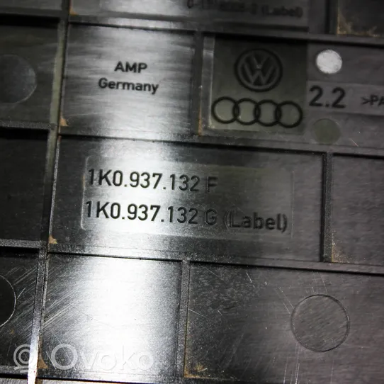 Volkswagen Tiguan Sicherungskasten komplett 1K0937125D