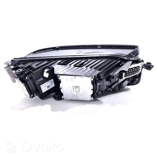 Volkswagen Touareg III Lampa przednia 761941081