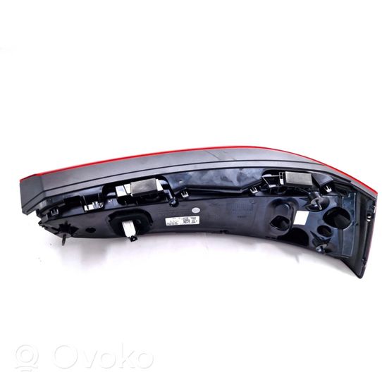 Audi Q7 4M Rear/tail lights 4M0945094G