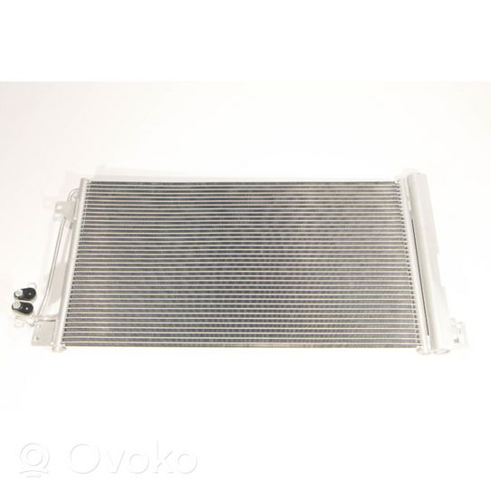 Volkswagen Multivan T5 Dzesēšanas šķidruma radiators 7H0820411B