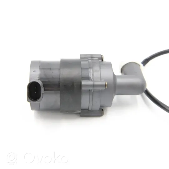 Audi A3 S3 8P Water pump 