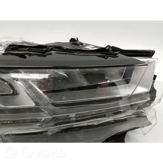 Audi Q7 4M Lampa przednia 4M0941774E