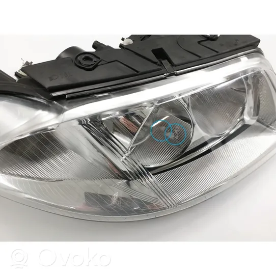 Volkswagen PASSAT B5.5 Lampa przednia 1EL008350-06