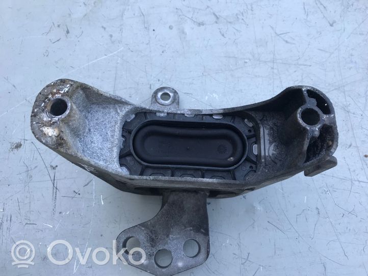 Opel Astra J Moottorin kiinnikekorvake 13248476