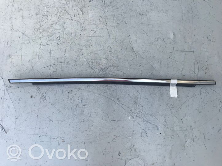 Opel Zafira B Joint d'étanchéité de vitre avant 013132100