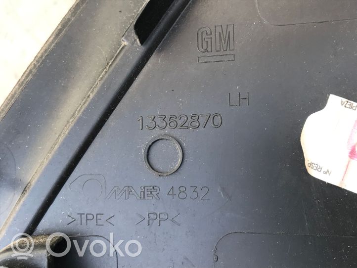 Opel Meriva B Panel wykończeniowy błotnika 13362870