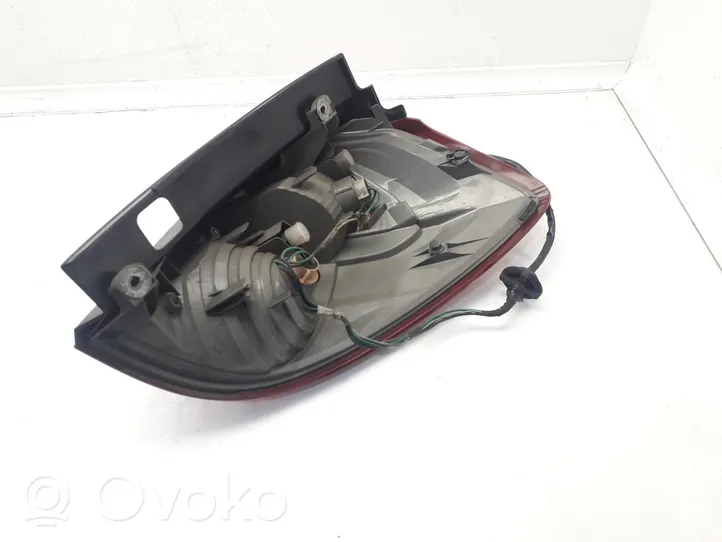 Subaru Legacy Lámpara de faros/luces traseros 84201AG232