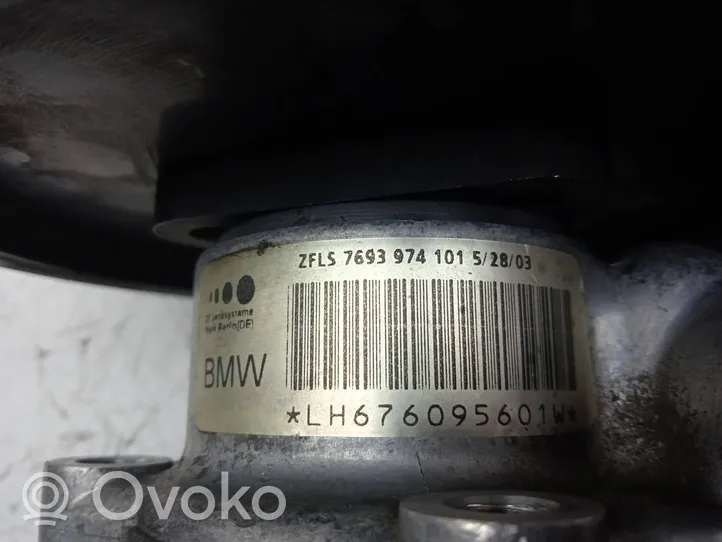 BMW 5 E39 Pompe de direction assistée 7693974101