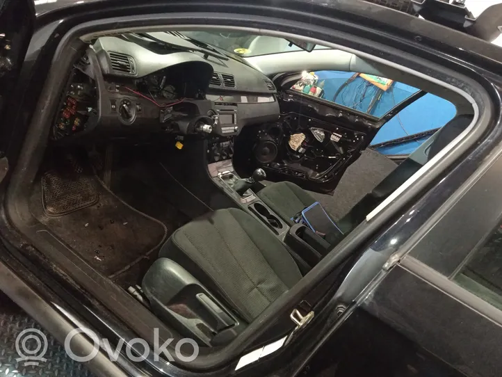 Volkswagen Passat Alltrack Guarnizione in gomma portiera anteriore 