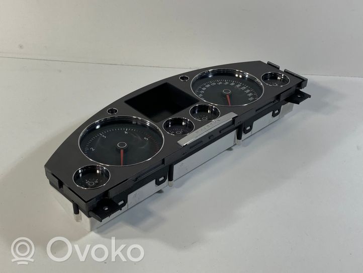 Volkswagen Phaeton Speedometer (instrument cluster) 3D0920882M