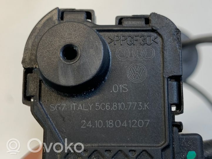 Volkswagen Golf VII Serratura del tappo del serbatoio del carburante 5C6810773K