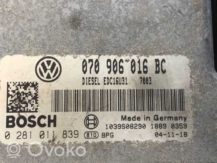 Volkswagen Touareg I Engine control unit/module 070906016BC