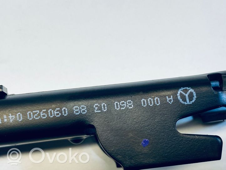 Mercedes-Benz EQC Turvavyön säätökisko A0008600388