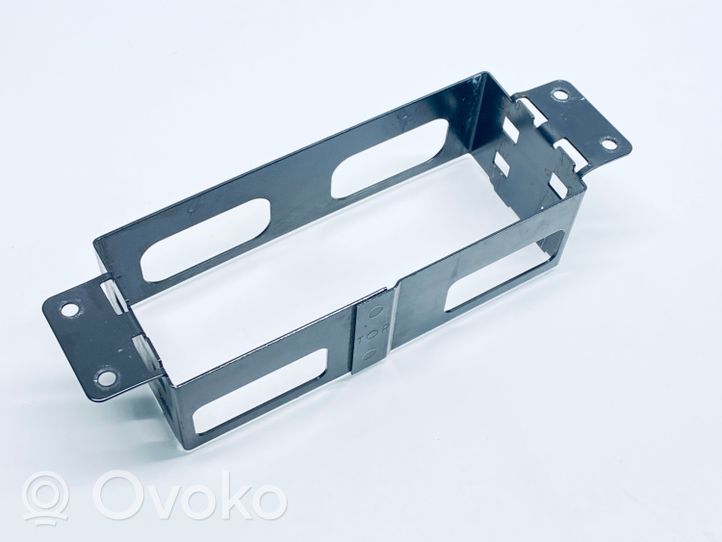 BMW 7 E65 E66 Supporto per l’unità di navigazione GPS 8385498