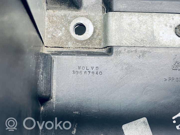 Volvo C30 Vassoio scatola della batteria 30667940