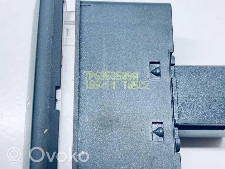 Volkswagen Touareg II Hazard light switch 7P6953509A