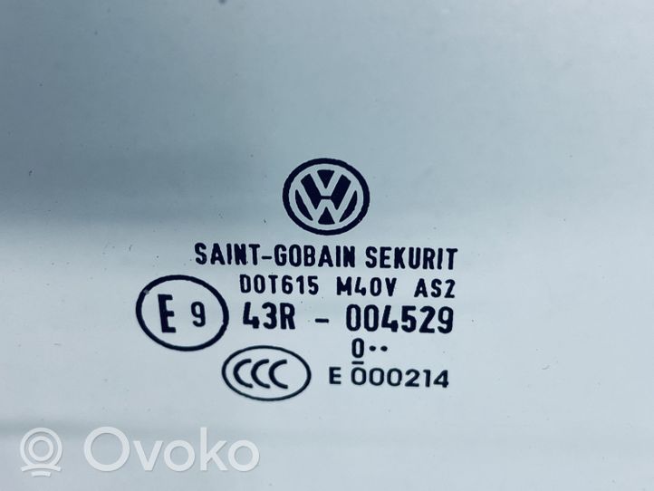 Volkswagen Jetta VI Front door window glass four-door 5C6845202