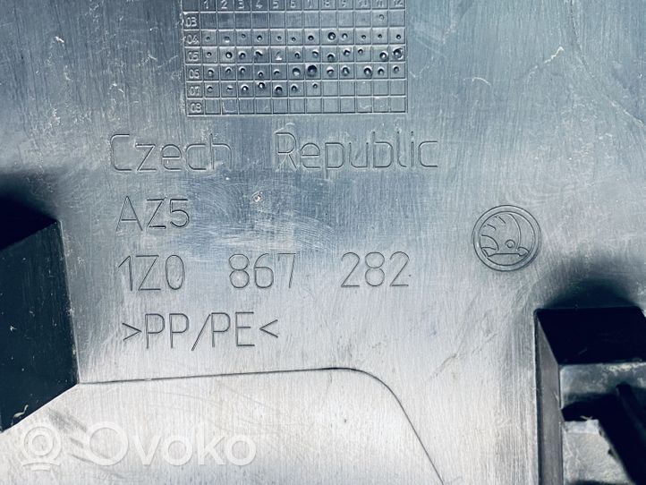 Skoda Octavia Mk2 (1Z) Rivestimento montante (B) (fondo) 1Z0867282