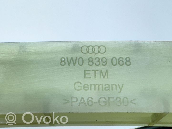 Audi A4 S4 B9 Listwa szyby drzwi tylnych 8W0839068