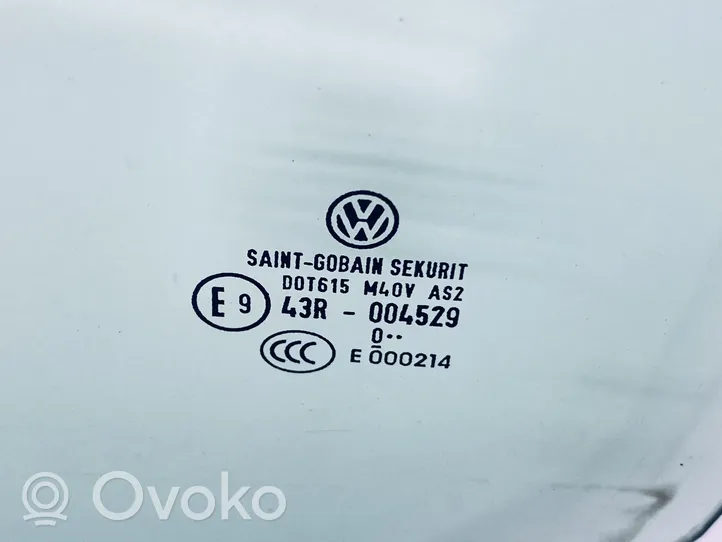 Volkswagen Jetta VI Основное стекло передних дверей (четырехдверного автомобиля) 5C6845201