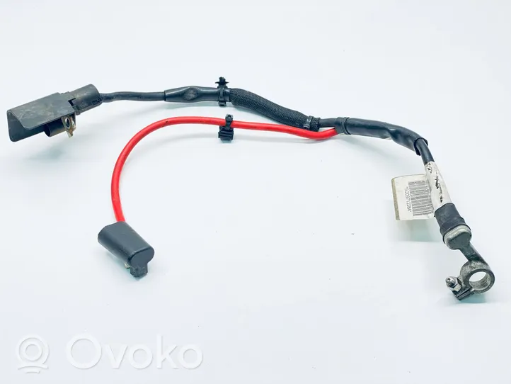 Volkswagen Golf VII Câble de batterie positif 5Q0971228A