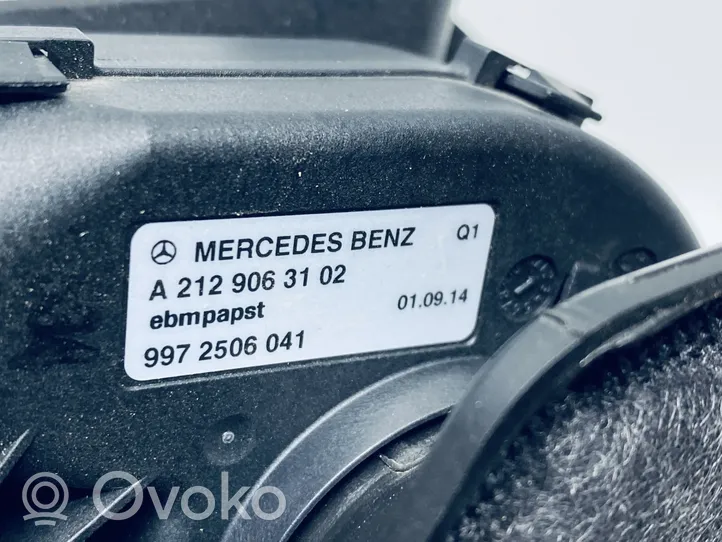 Mercedes-Benz E W212 Moottorin ohjausyksikön moduulin puhallin A2129063102