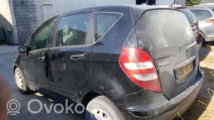 Mercedes-Benz A W169 Takapyörän sisälokasuojat 1696982030