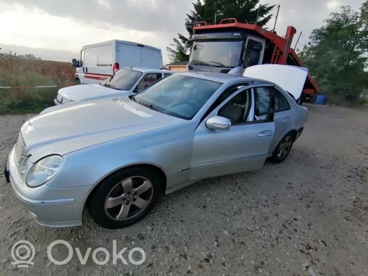 Mercedes-Benz E AMG W211 Ramię wycieraczki szyby przedniej / czołowej 2118200444