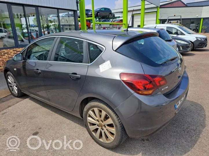 Opel Astra J Assale posteriore 13427779