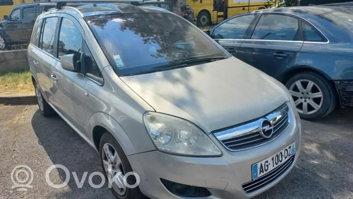 Opel Zafira B Feu antibrouillard avant 93357465