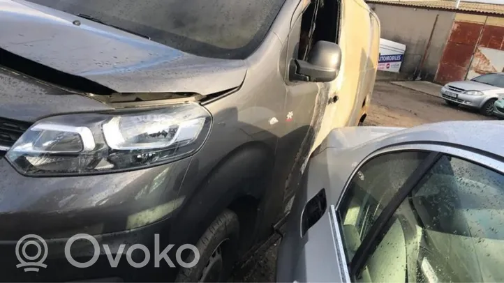 Opel Vivaro Вентилятор печки 9849717380