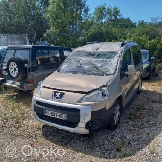 Peugeot Partner Aizmugurējais apakšspārns 1679982280