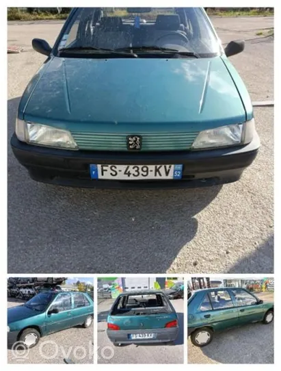 Peugeot 106 Meccanismo di sollevamento del finestrino anteriore senza motorino 9221H7