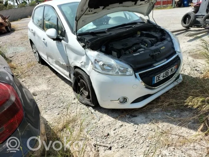 Peugeot 208 Éclairage de plaque d'immatriculation 