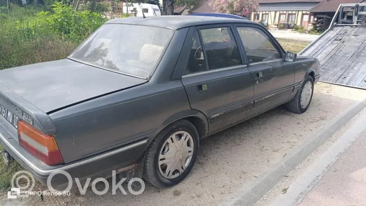 Peugeot 505 Konepelti 