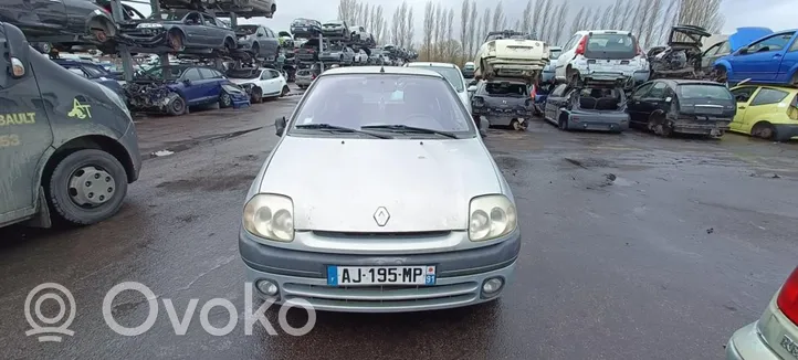 Renault Clio III Takapyörän sisälokasuojat 7700410233