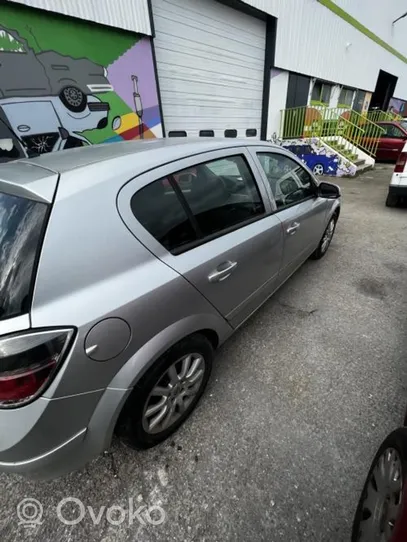 Opel Astra G Rivestimento paraspruzzi passaruota anteriore 13125602