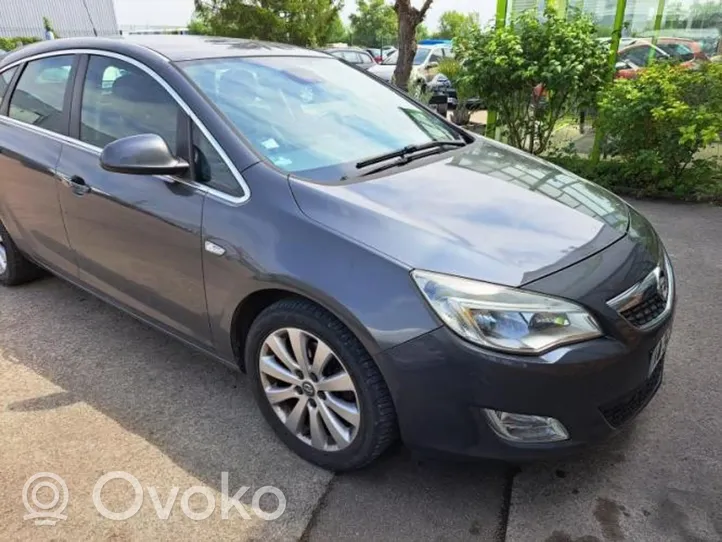 Opel Astra J Altre parti del cruscotto 