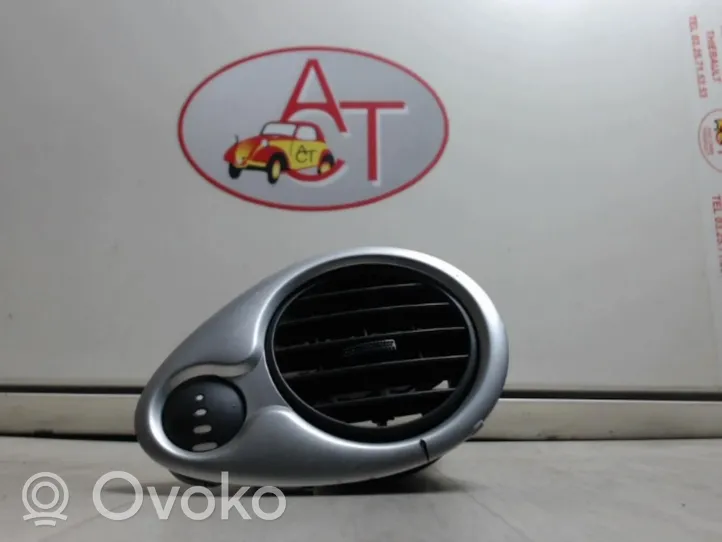 Renault Clio III Grille d'aération centrale 