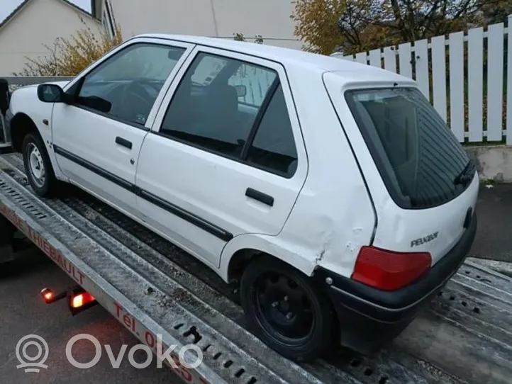 Peugeot 106 Pas bezpieczeństwa fotela tylnego 